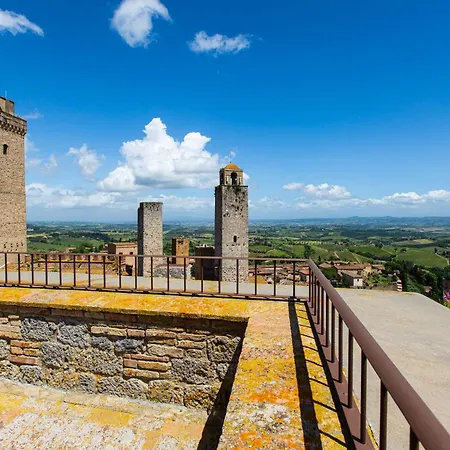 The Artists' Tower - Amazing View From The Tower Apartment
