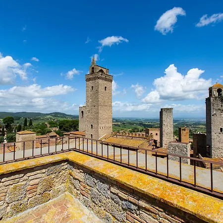 The Artists' Tower - Amazing View From The Tower Apartment San Gimignano